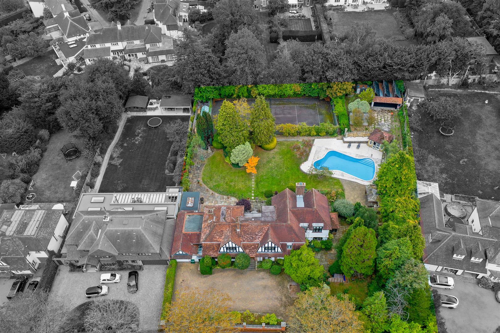 6 bed property in The Highway, Sutton